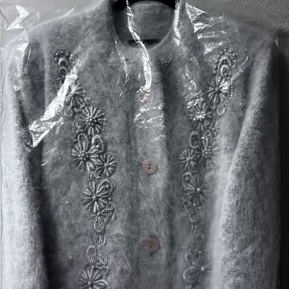 Vintage Lee Sands Angora Cardigan–Pearl Beaded Floral Embroidery–Made in Korea - Picture 7 of 16